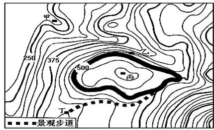 下图为某地的等高线地形图,图中最粗线之内的范围图上面积约为6 平方